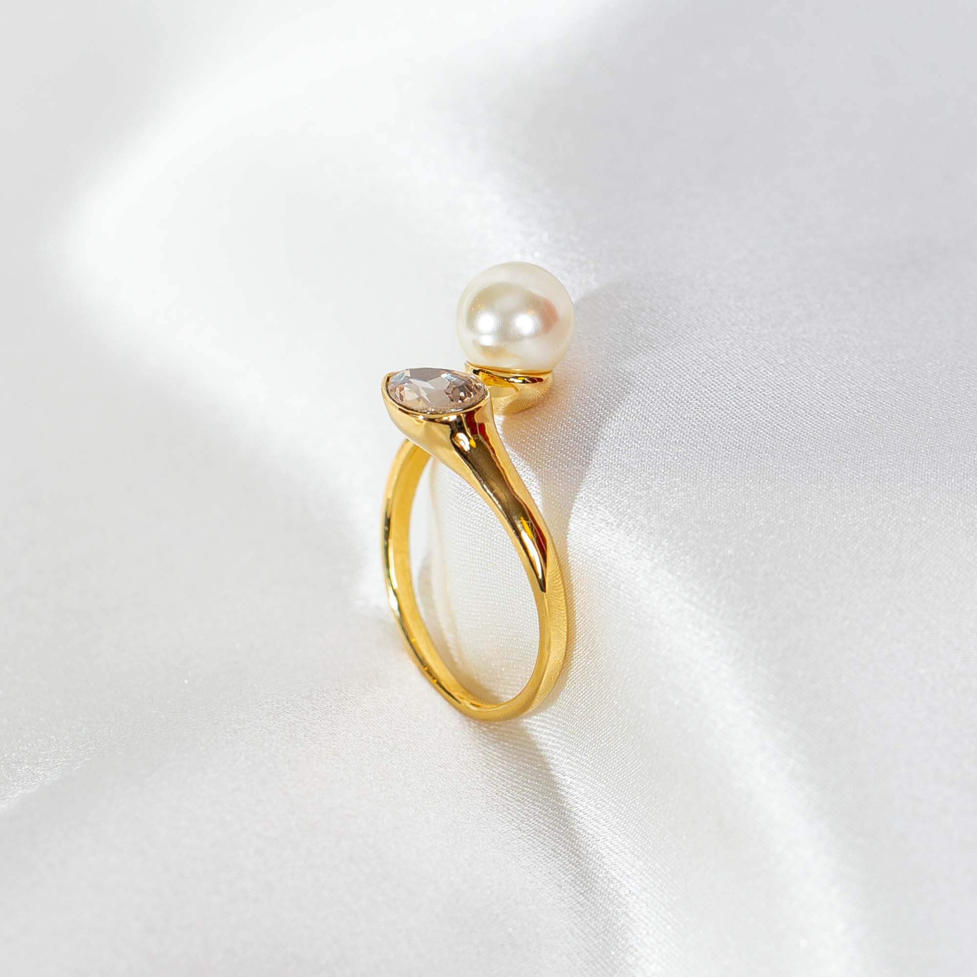Ella pearl ring - Ivory