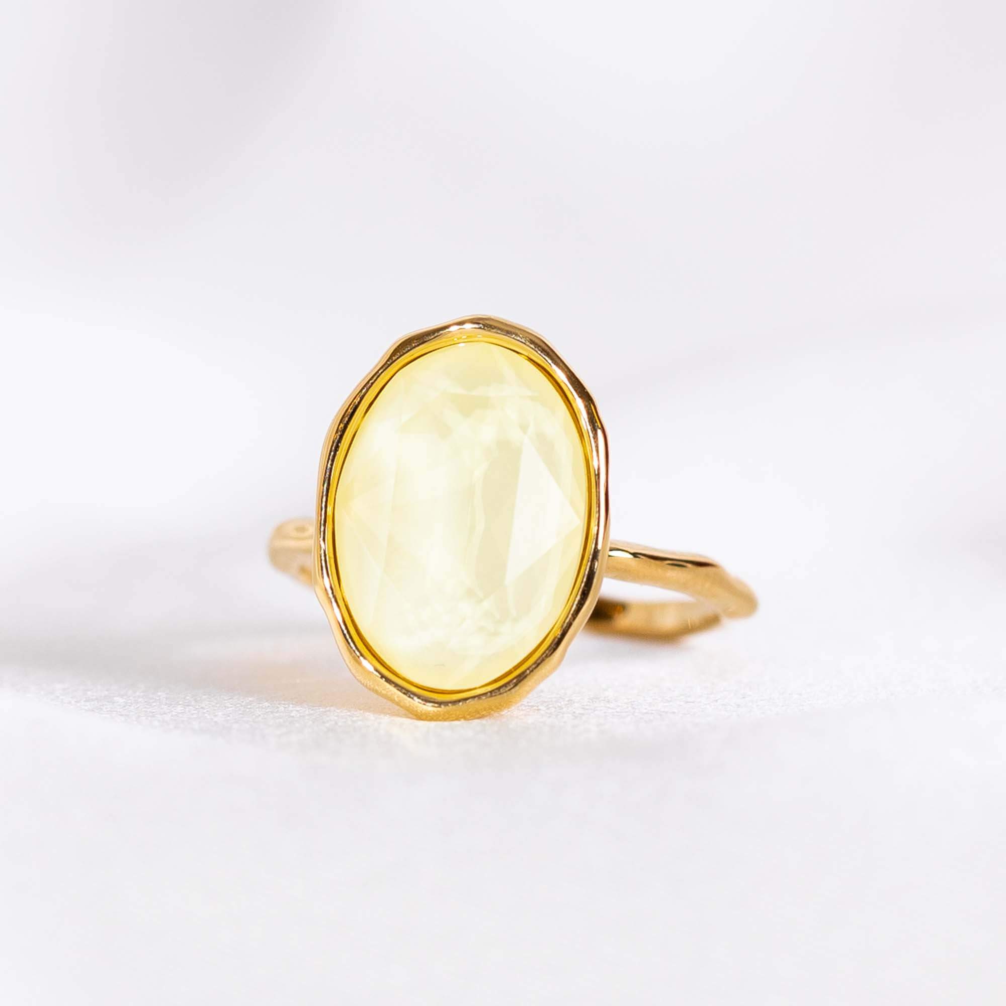 Astrid oval ring - Sugar lemon