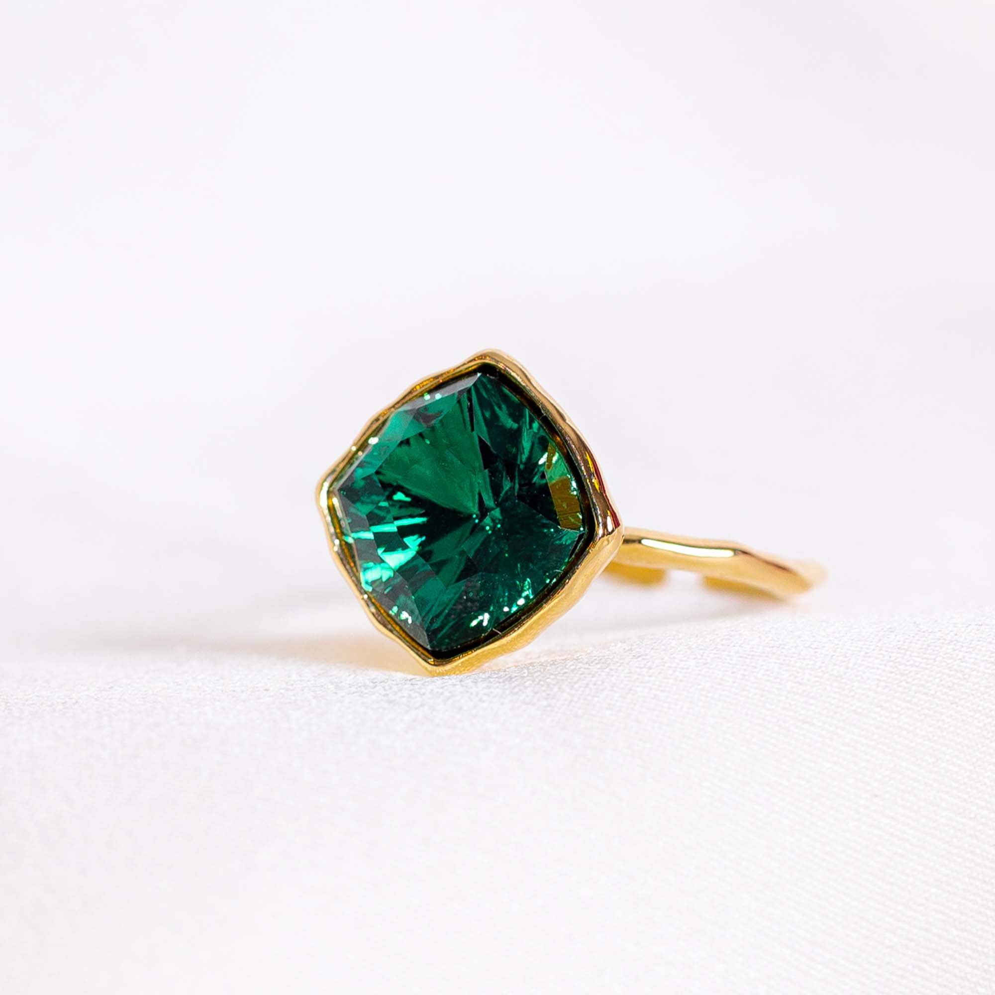 Lova square ring - Emerald