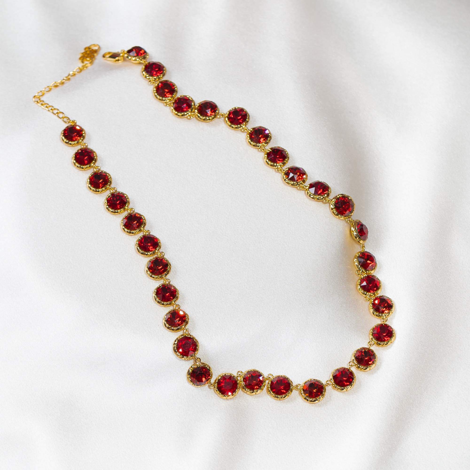 Victoria necklace - Scarlet red