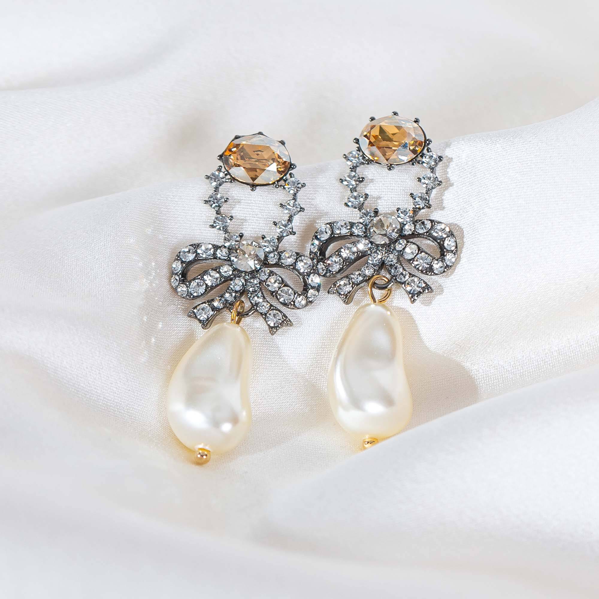 Marie Antoinette pearl earrings - Crystal
