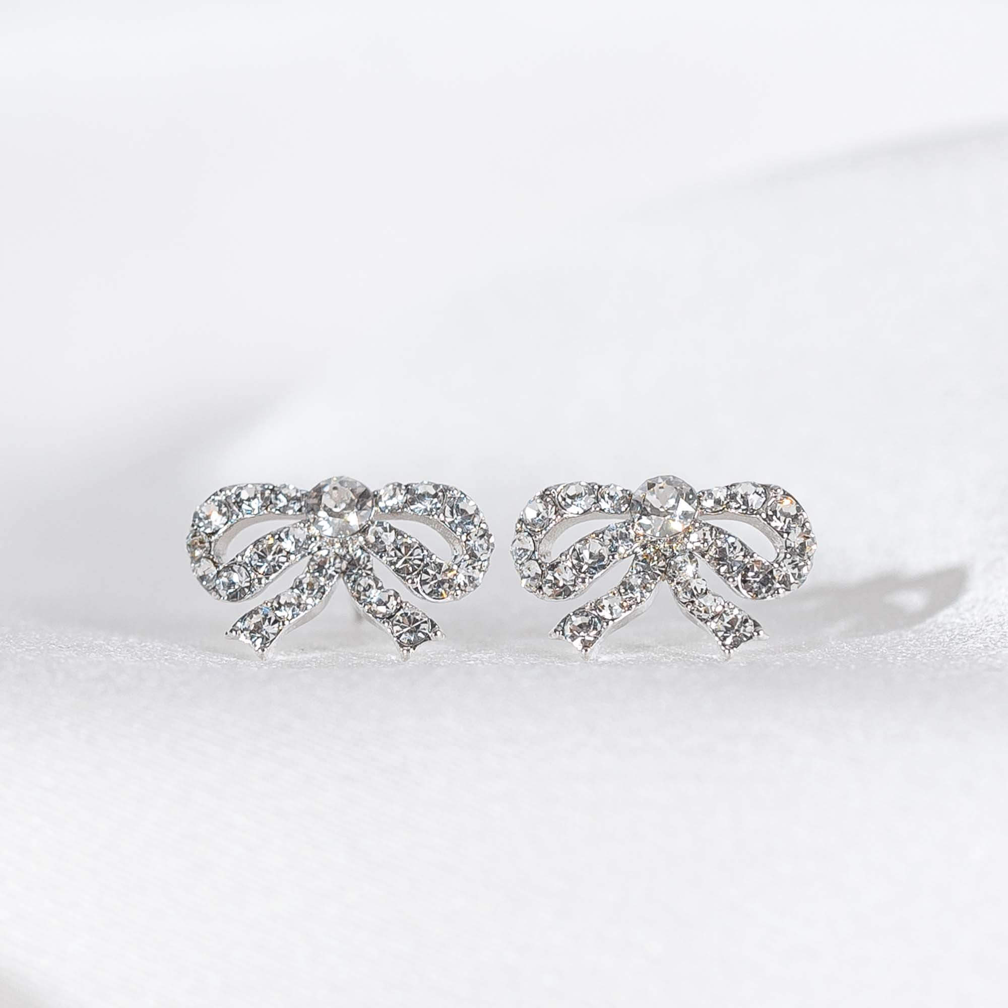 Petite Antoinette bow earrings - Crystal (Silver)